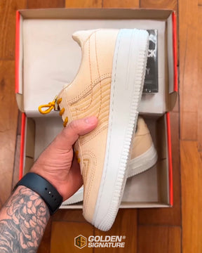 Tênis Nike Air Force 1 x LV8