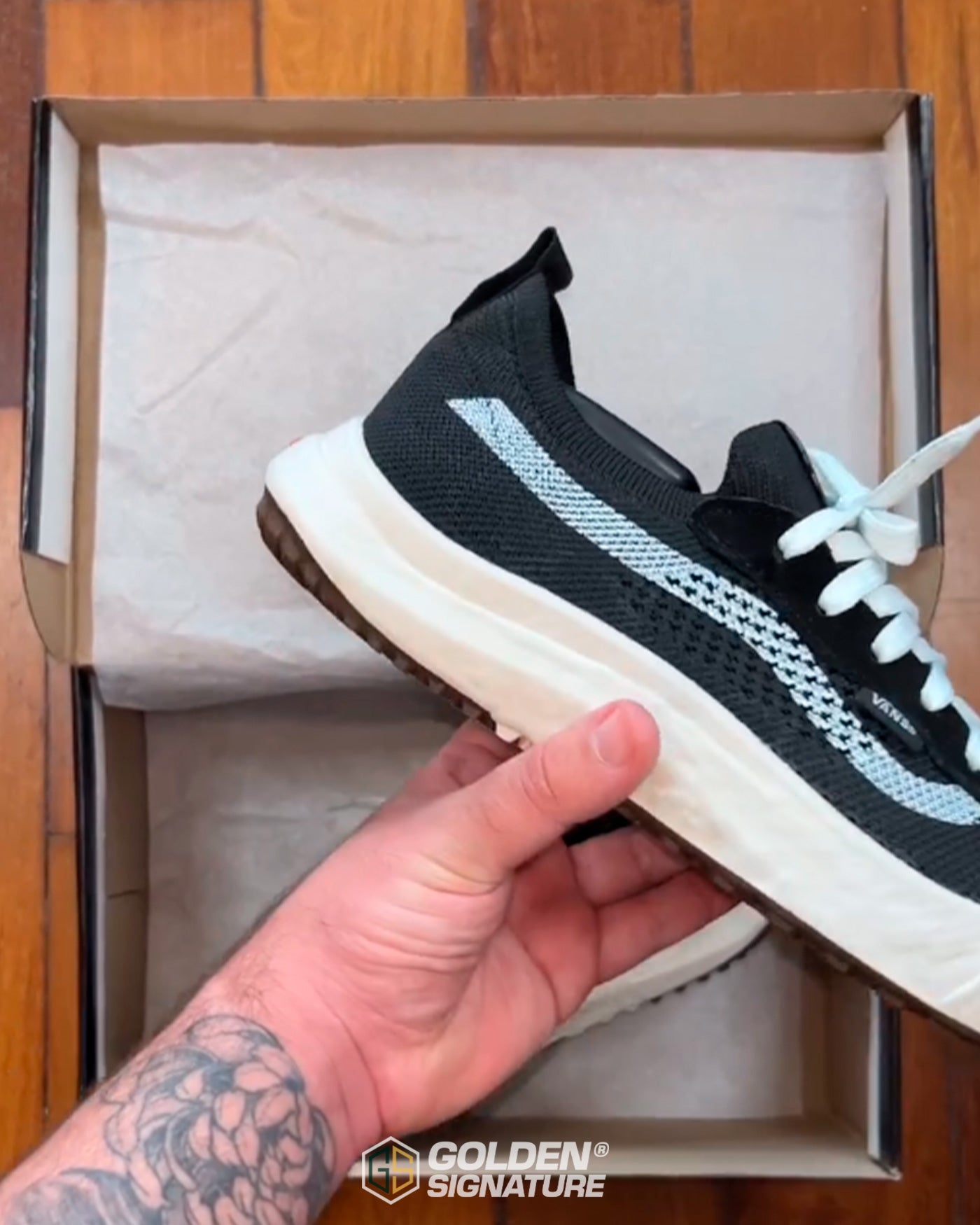 Tênis Vans Ultrarange VR3